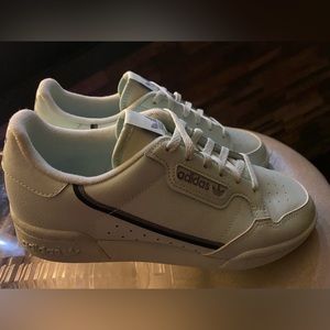 ADIDAS CONTINENTAL J ICE MINT SIZE 4.5 MINT CONDITION WITH LITTLE SIGNS OF WEAR